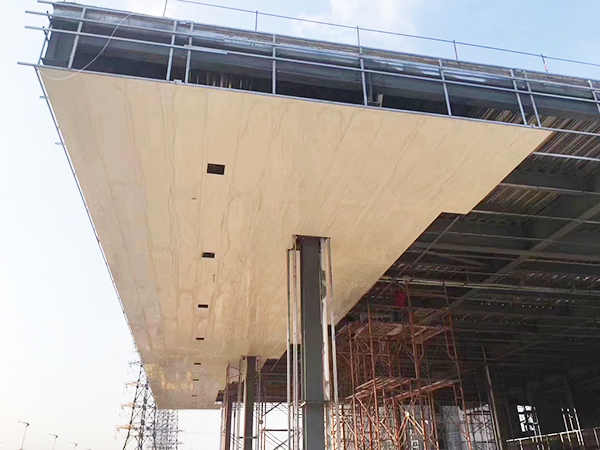 加油站防風(fēng)條扣安裝近處視覺圖片 加油站防風(fēng)條扣安裝近處視覺圖片